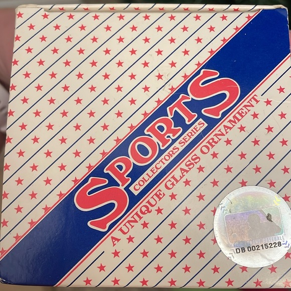 MLB St. Louis Cardinals Sport Collectors Series, glass ornaments. original box - Picture 4 of 4